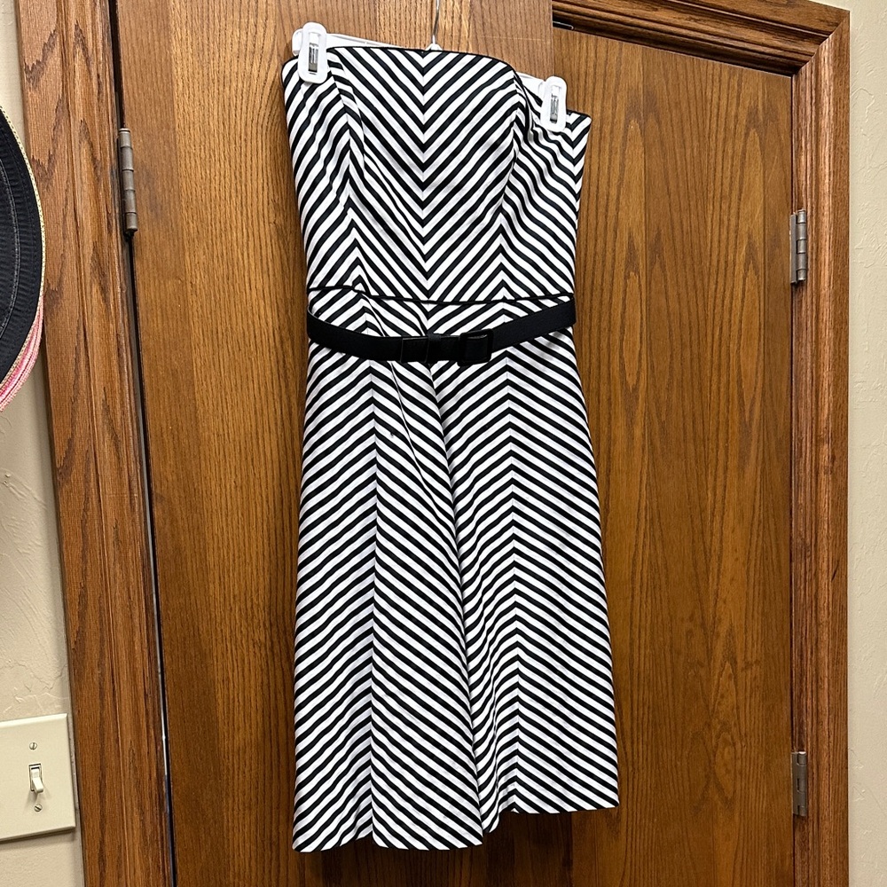 White House Black Market Chevron Strapless Dress